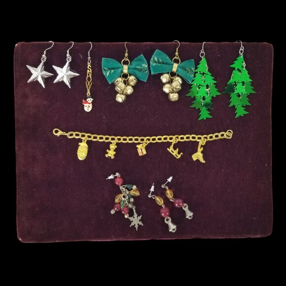 Vtg Holiday Christmas Jewelry Bundle of Earrings & a Charm Bracelet - Picture 7 of 7